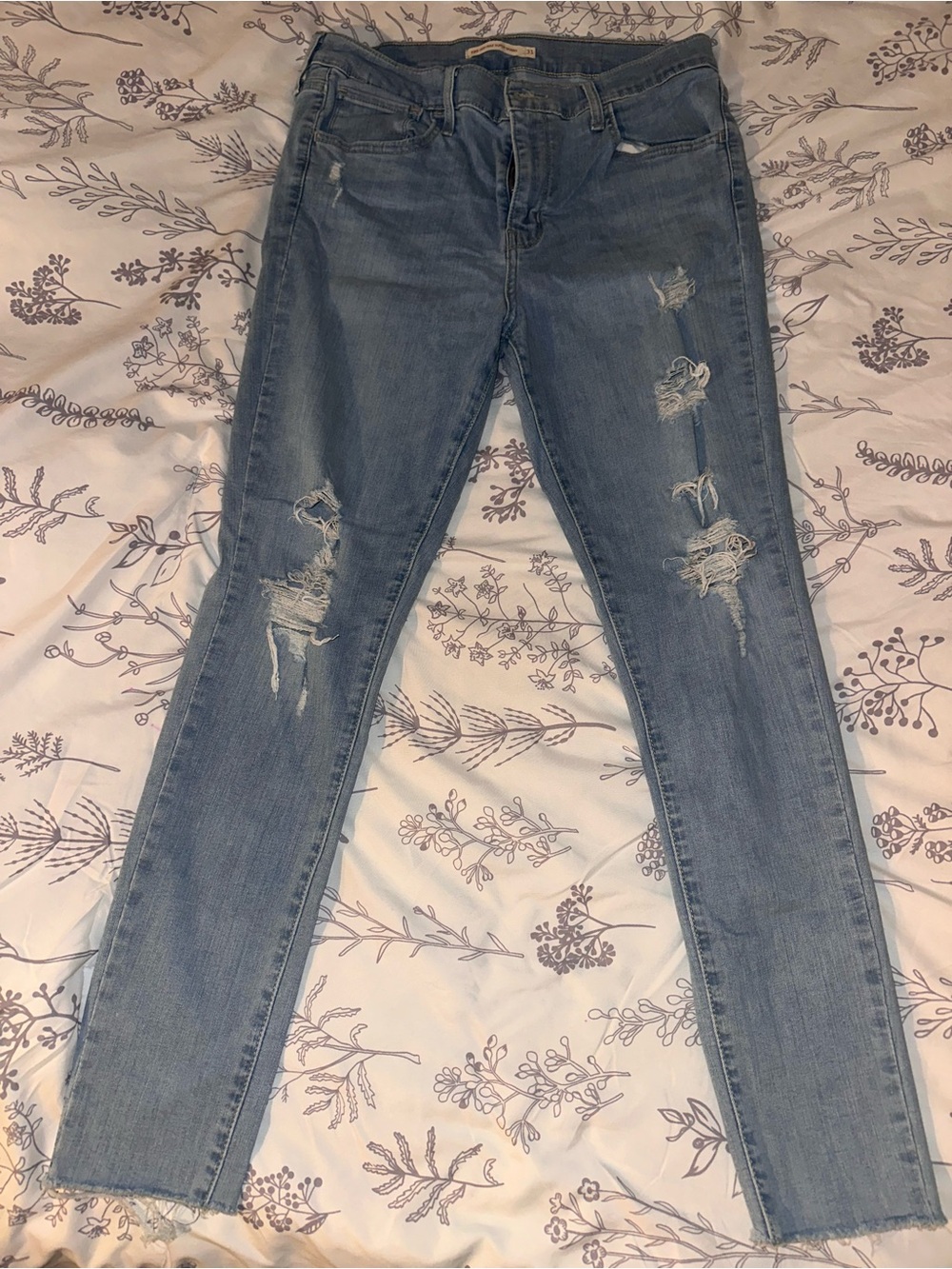 Levi’s 720 High Rise Super Skinny Jeans Size 31 L30 Light Wash Distressed
